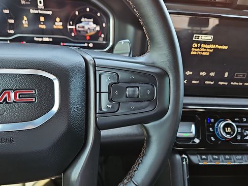 Used 2025 GMC Sierra 1500 AT4 AWD/4WD image 18