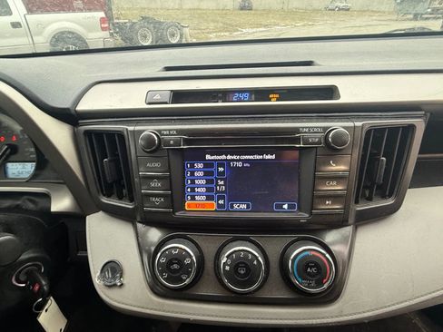 Used 2017 Nissan Rogue SV image 23