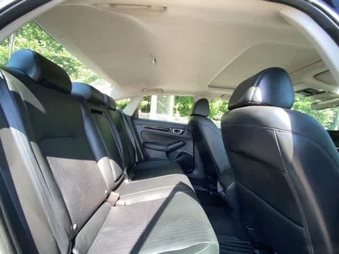 Used 2023 Honda Civic Touring image 27