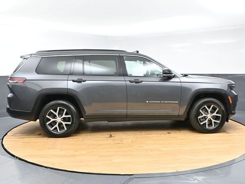 Used 2024 Jeep Grand Cherokee L Limited w/ Luxury Tech Group II image 8