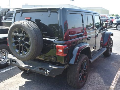 Used 2021 Jeep Wrangler Unlimited Sahara AWD/4WD image 4