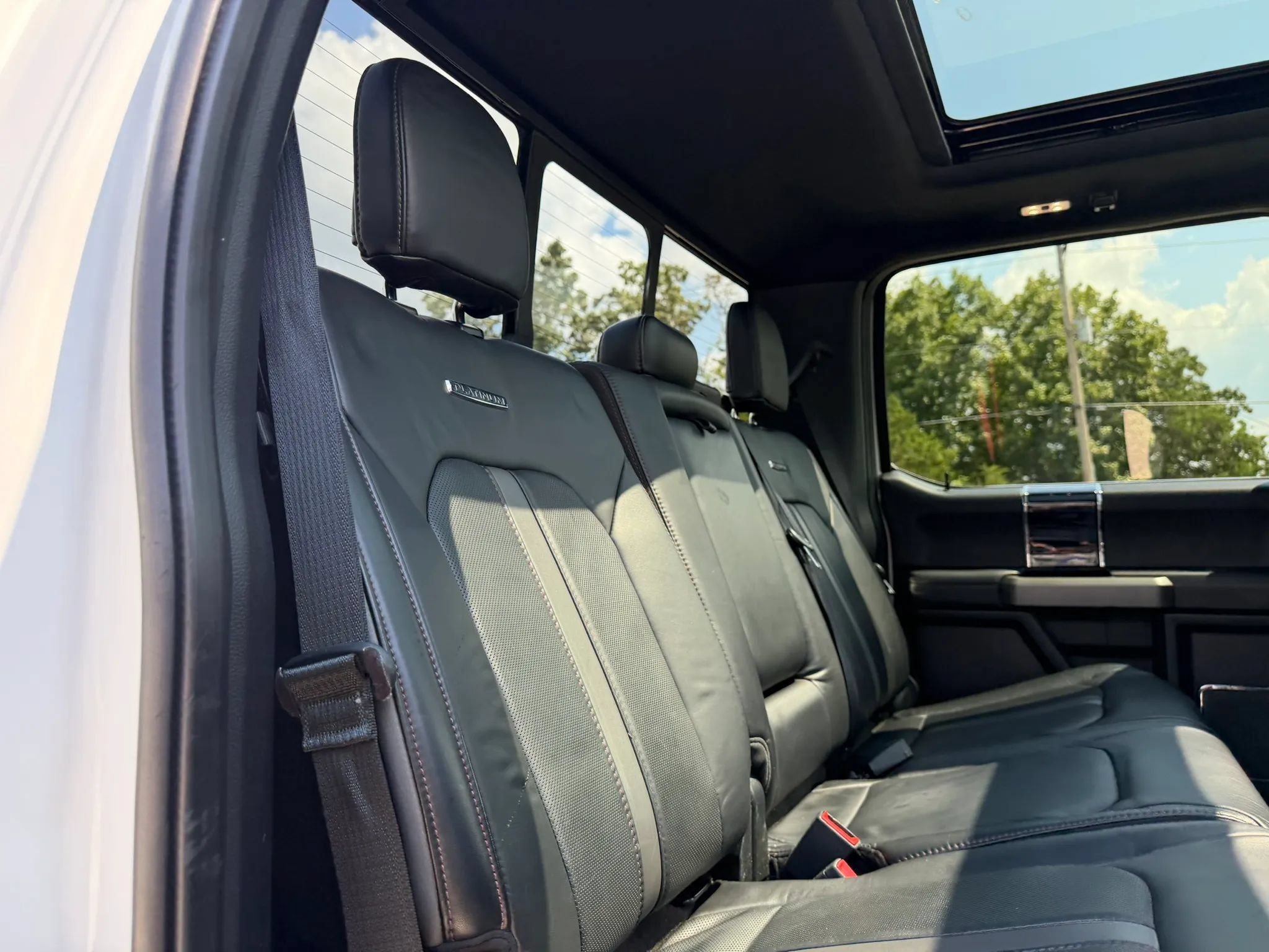 Used 2020 Ford F350 Platinum w/ FX4 Off-Road Package AWD/4WD image 45