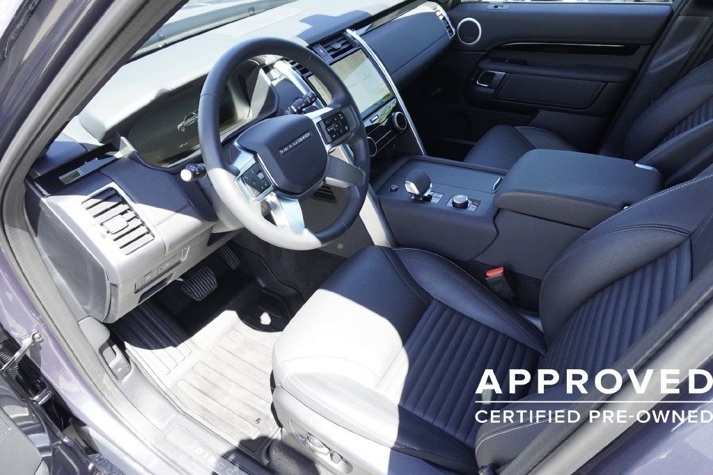 Used 2025 Land Rover Discovery S AWD/4WD image 18