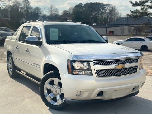 Used 2013 Chevrolet Avalanche LTZ image 1