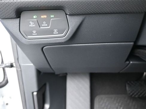 New 2026 Volkswagen Atlas SE FWD image 16