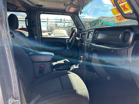 Used 2023 Jeep Wrangler Unlimited AWD/4WD image 29