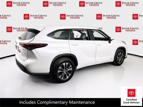 Certified 2026 Toyota Highlander XLE AWD/4WD image 5
