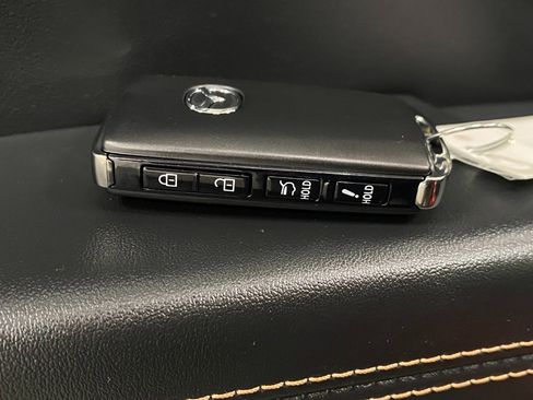 Used 2025 MAZDA CX-90 3.3 Turbo w/ Preferred Package image 32