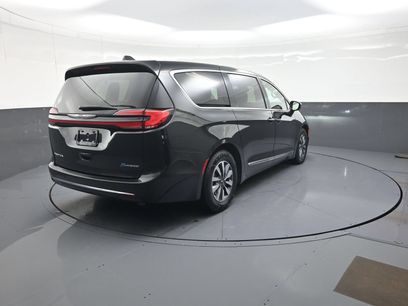 Used 2023 Chrysler Pacifica Limited