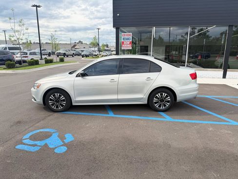 Used 2012 Volkswagen Jetta Sedan FWD image 8