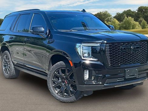 Used 2021 GMC Yukon Denali w/ Denali Premium Package AWD/4WD image 2
