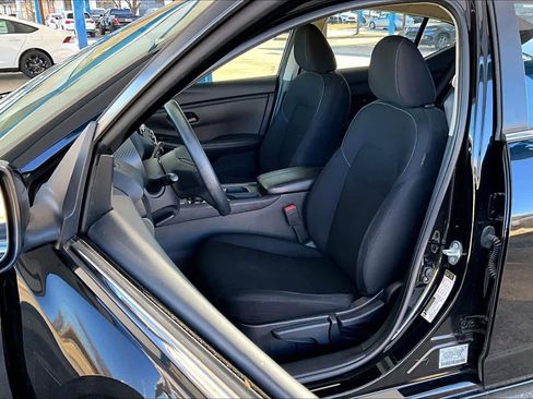 Used 2024 Nissan Sentra S image 7