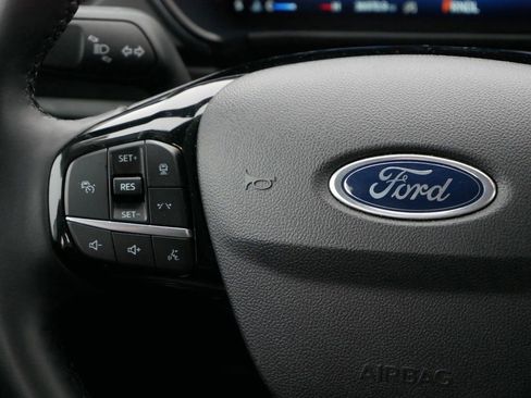 Used 2024 Ford Escape Platinum image 16