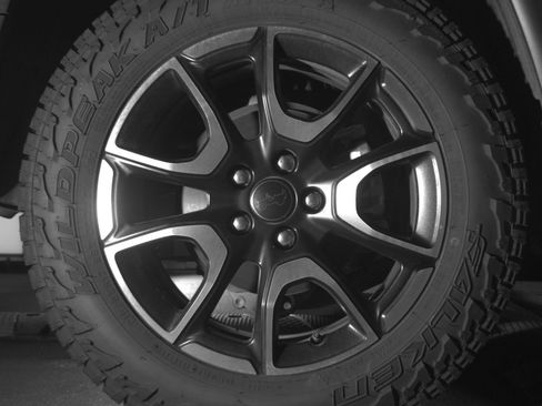 Used 2025 Jeep Compass Trailhawk AWD/4WD image 18