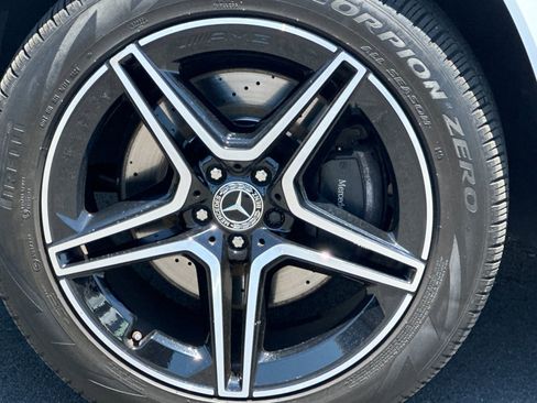 Certified 2025 Mercedes-Benz GLS 450 4MATIC image 32