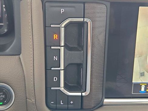 Used 2024 GMC Yukon Denali image 12