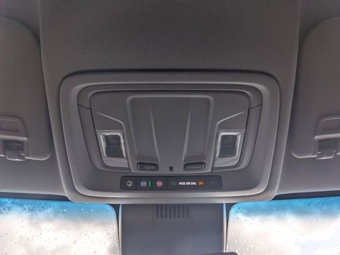 Used 2023 Chevrolet Silverado 1500 LT AWD/4WD image 25