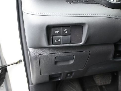 Certified 2023 Toyota Highlander XLE image 27