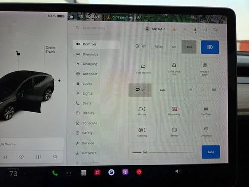 Used 2021 Tesla Model Y Long Range image 37