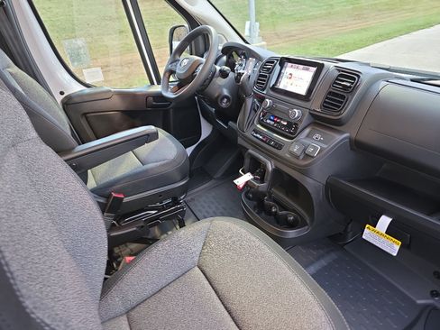 New 2026 RAM ProMaster 2500 w/ Convenience Group image 28
