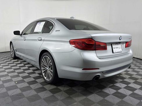 Used 2019 BMW 530e w/ Convenience Package RWD image 4