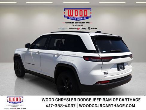 Used 2024 Jeep Grand Cherokee Altitude AWD/4WD image 5