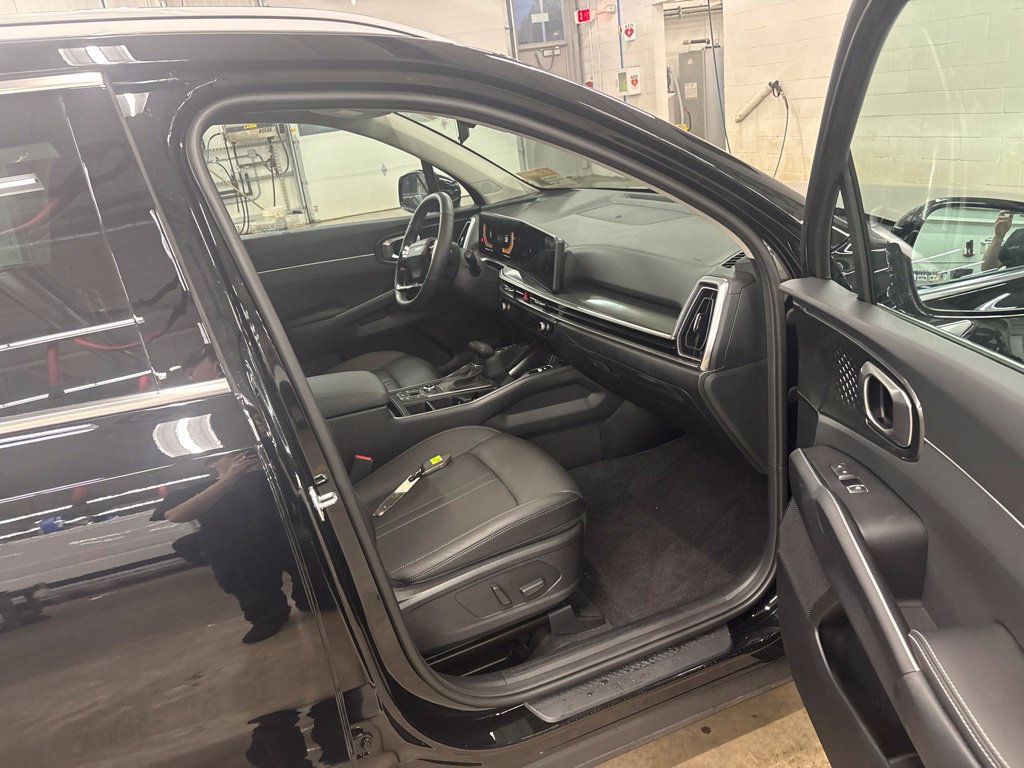 Certified 2026 Kia Sorento EX AWD/4WD image 16