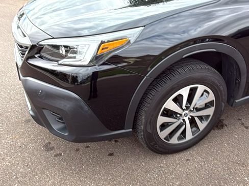 Used 2022 Subaru Outback Premium AWD/4WD image 9