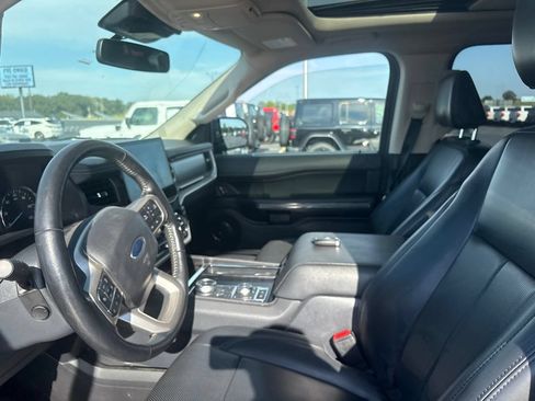 Used 2022 Ford Expedition Max XLT AWD/4WD image 16