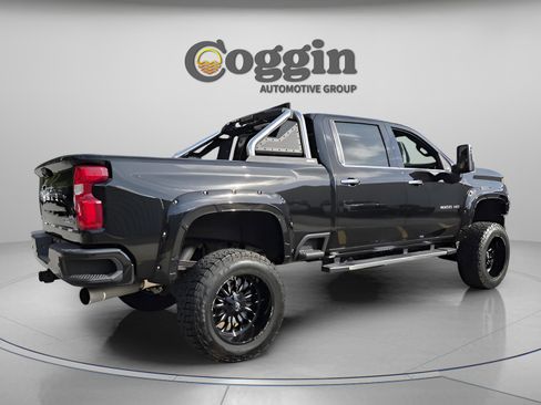 Used 2023 Chevrolet Silverado 2500 High Country w/ Z71 Off-Road Package AWD/4WD image 5