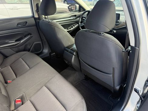 Used 2023 Nissan Altima 2.5 SV FWD image 13
