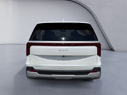 Used 2025 Kia Carnival