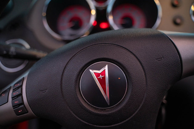 Used 2009 Pontiac Solstice Coupe RWD image 38
