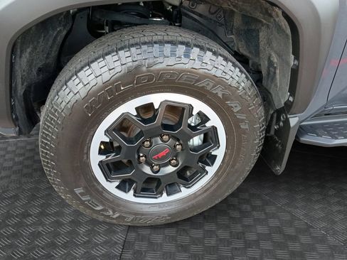 Used 2025 Toyota 4Runner TRD Off-Road AWD/4WD image 23