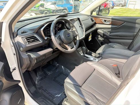 Used 2024 Subaru Ascent Touring w/ Popular Package #2 AWD/4WD image 2