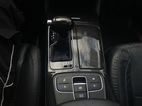 Used 2015 Kia Cadenza Premium w/ Technology Package FWD image 18