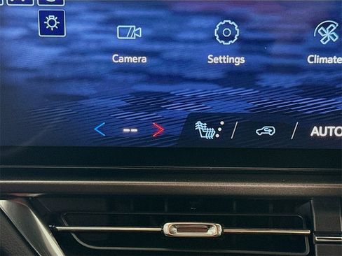 New 2026 Chevrolet Equinox EV LT image 15