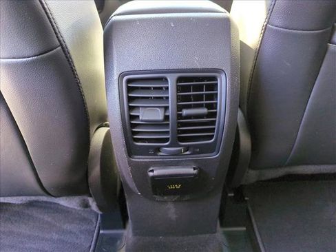 Used 2019 Ford Escape Titanium image 18