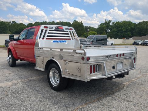 New 2026 RAM 4500 4x4 Crew Cab DRW w/ Laramie Trim Package image 5