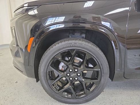 Used 2024 Chevrolet Traverse RS AWD/4WD image 41