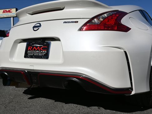 Used 2015 Nissan 370Z NISMO image 20