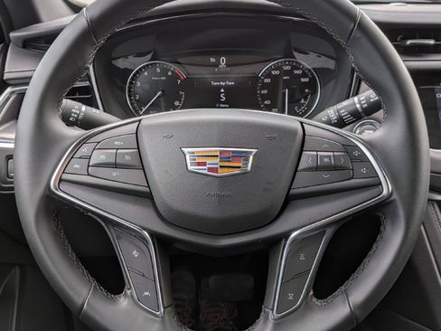 Used 2025 Cadillac XT5 Luxury AWD/4WD image 15