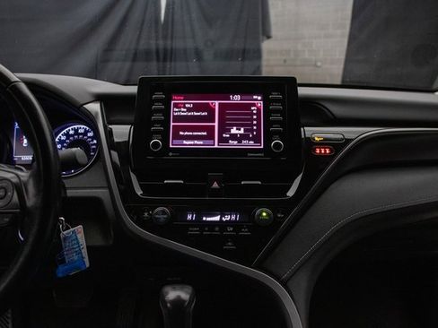 Used 2022 Toyota Camry SE image 23