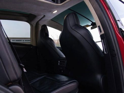 Used 2017 Tesla Model X 75D image 41