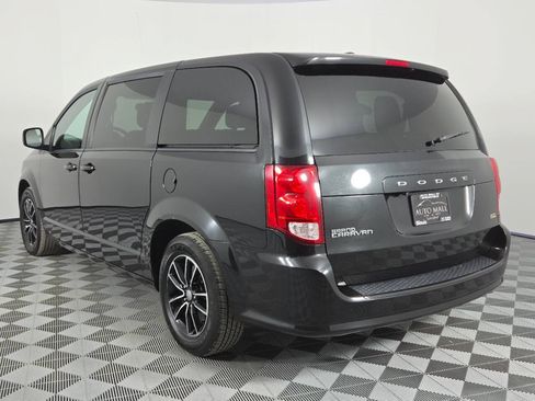 Used 2018 Dodge Grand Caravan SE FWD image 5