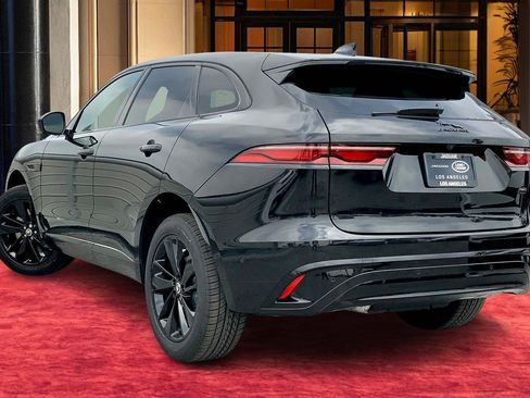 New 2026 Jaguar F-PACE R-Dynamic S image 2