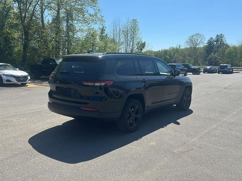 Used 2022 Jeep Grand Cherokee L Laredo image 5