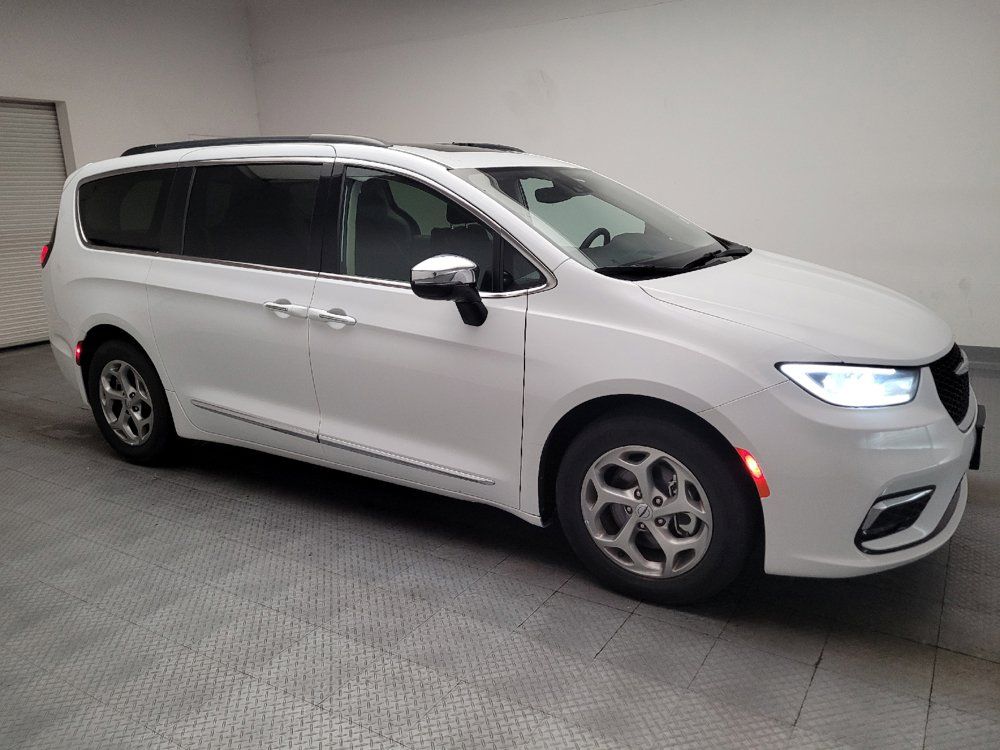 Used 2023 Chrysler Pacifica Limited FWD image 11
