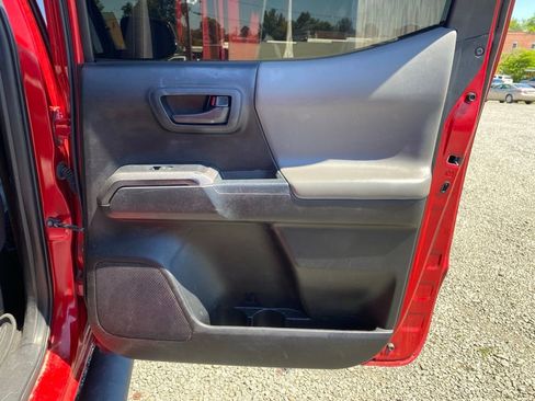 Used 2022 Toyota Tacoma SR5 w/ Technology Package RWD image 16
