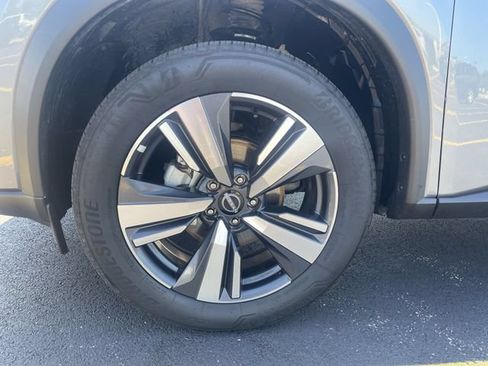 Used 2026 Nissan Rogue SL FWD image 13